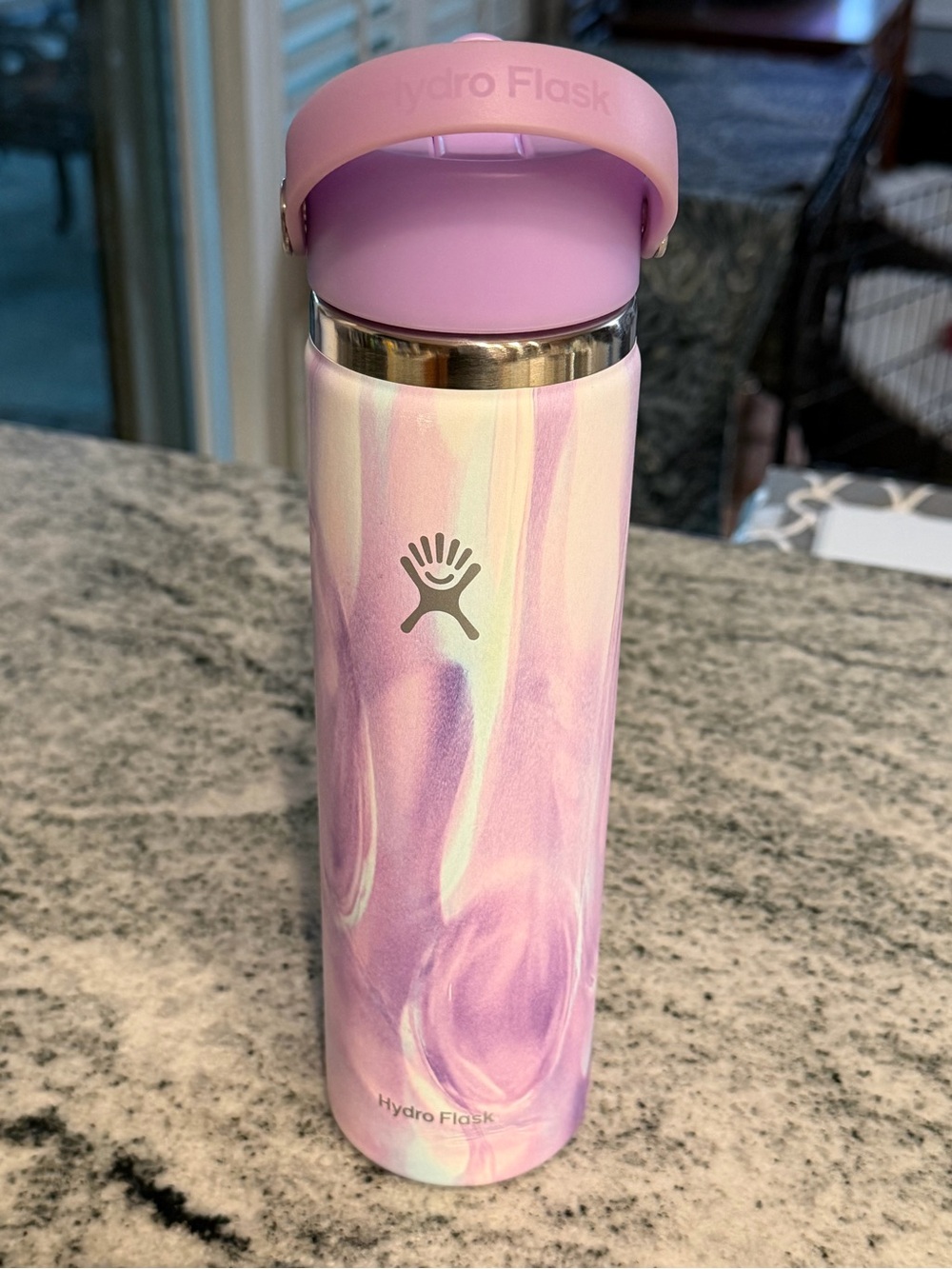 HYDRO FLASK Limited Edition 24 oz. Bottle with Straw Cap - Purple Jelly